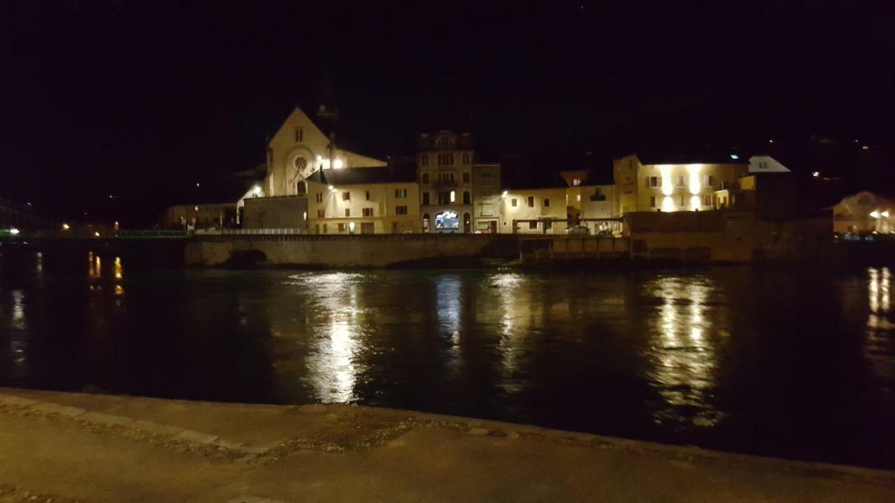 Hotel Du Rhone Seyssel Bagian luar foto
